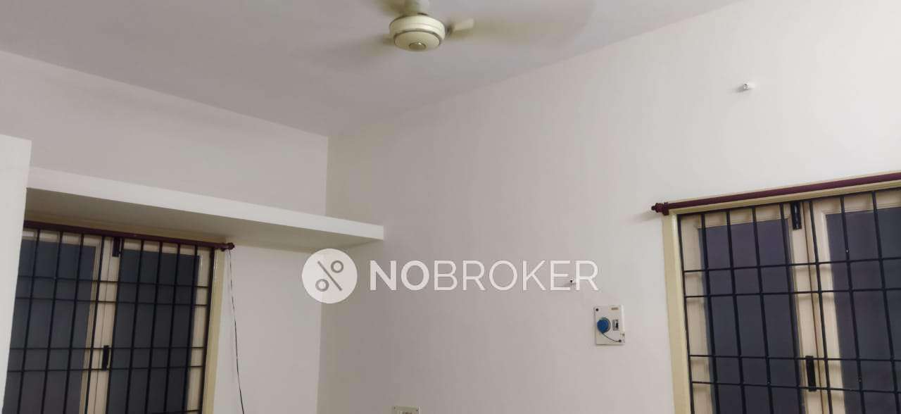 2 BHK Flat In Prashanthi Apartment  For Sale  In  Chromepet