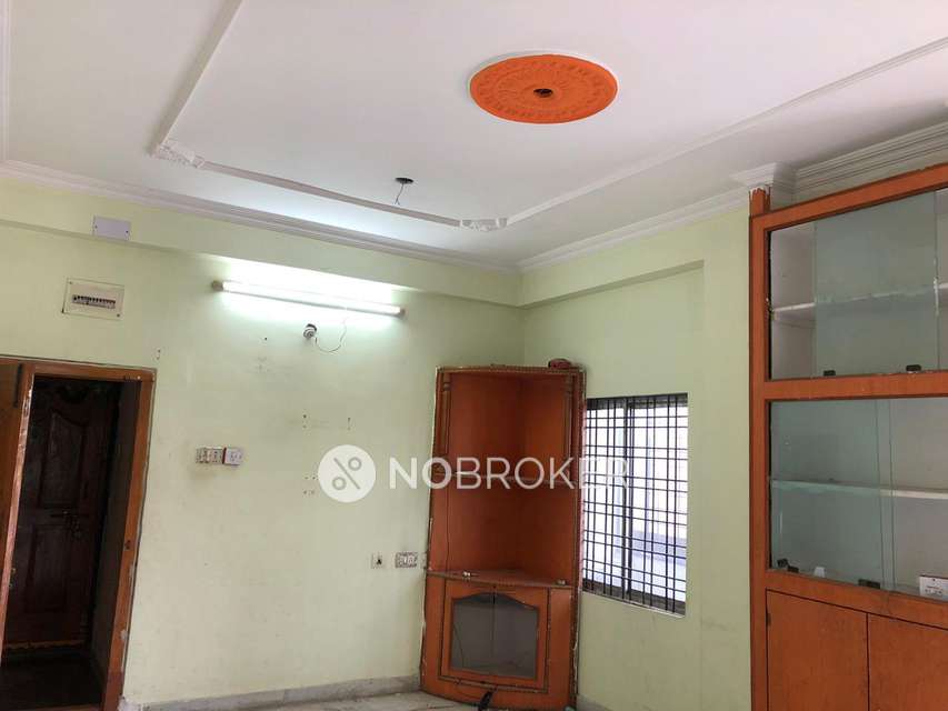 2 BHK Flat In V.r.prathibha Mansion For Sale  In Amberpet
