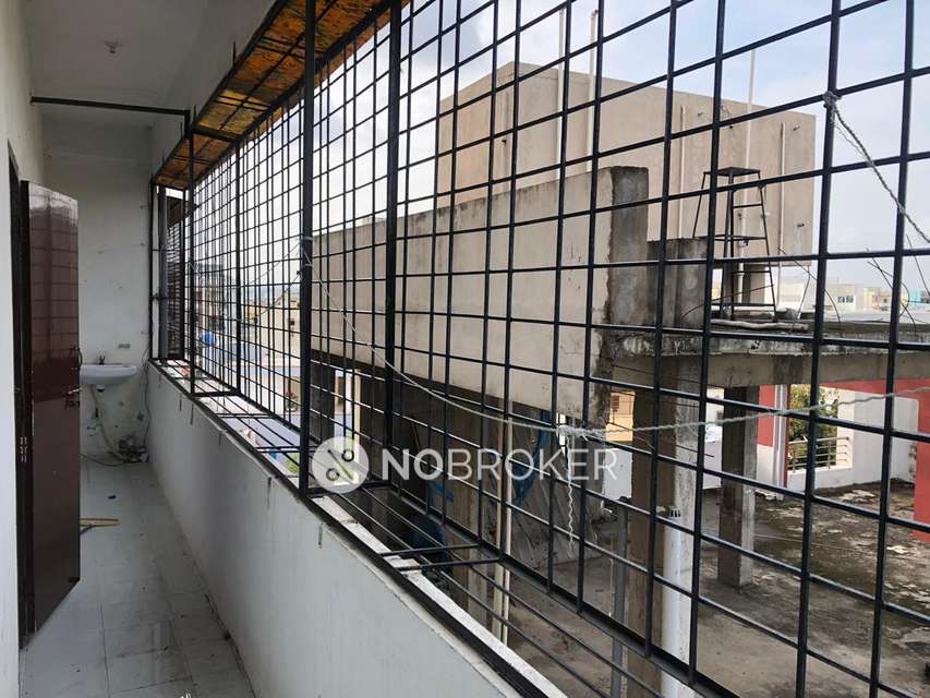 2 BHK Flat In V.r.prathibha Mansion For Sale  In Amberpet