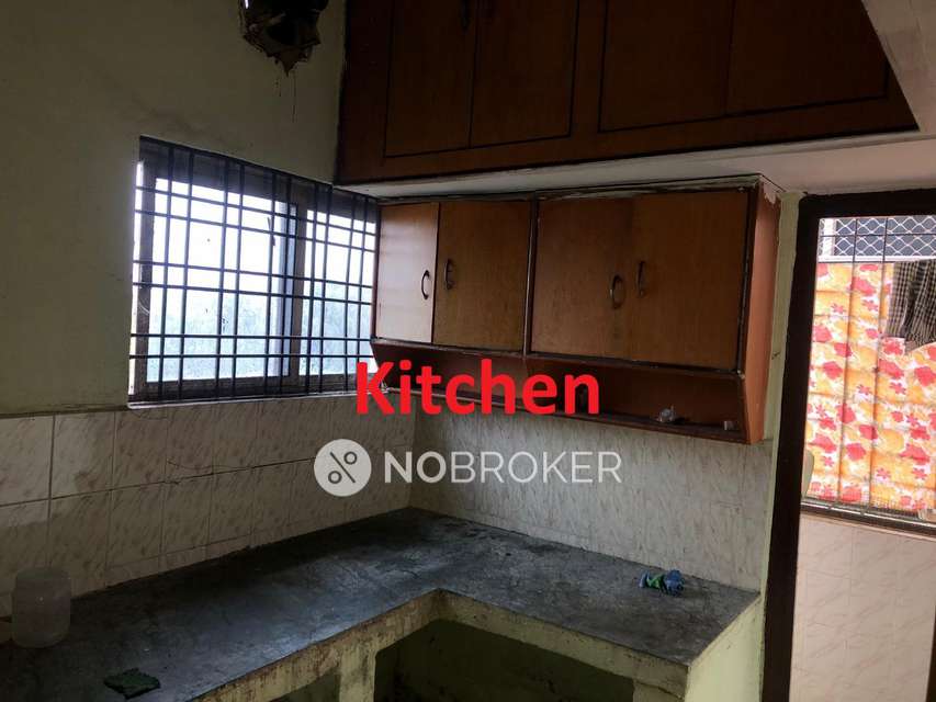 2 BHK Flat In V.r.prathibha Mansion For Sale  In Amberpet