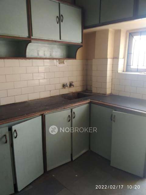 3 BHK Flat In Deepika Mansion For Sale  In Karkhana