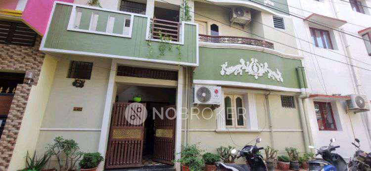 4+ BHK Flat For Sale  In Arumbakkam