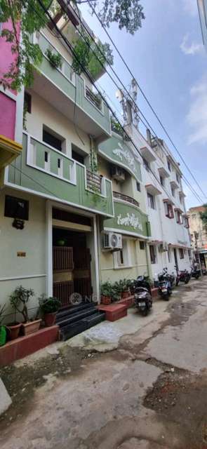 4+ BHK Flat For Sale  In Arumbakkam