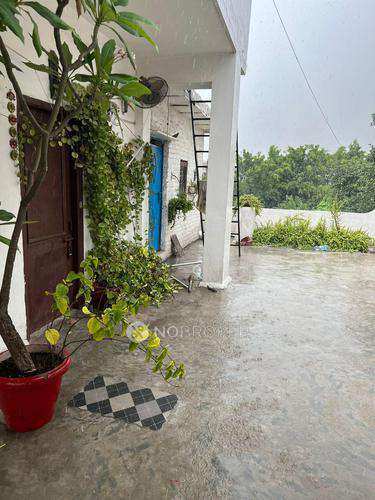 1 BHK House for Rent  In Sector 50
