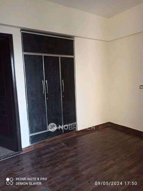 3 BHK Flat In Sethi Max Royal For Sale  In  Sector 76