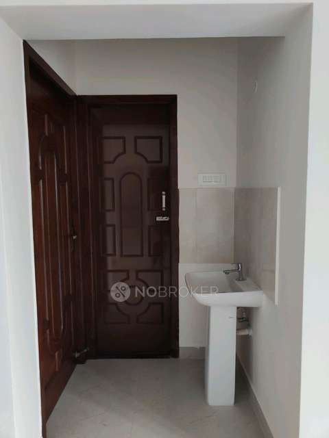 2 BHK Flat In Varun Homes For Sale  In Valasaravakkam