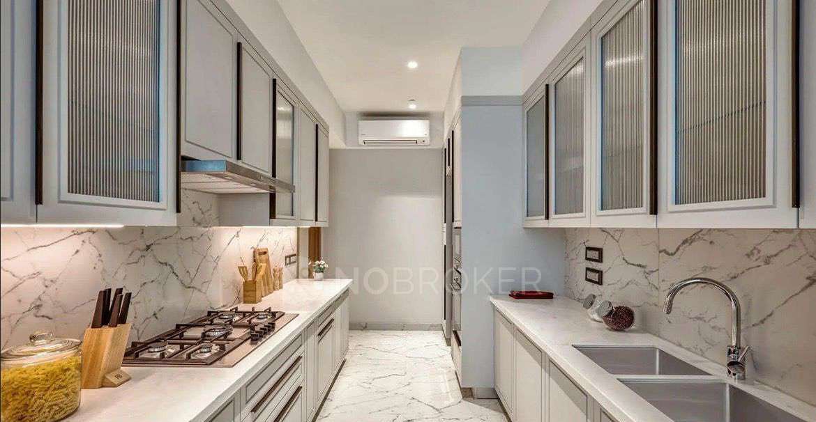 4 BHK Flat For Sale  In Sector 43