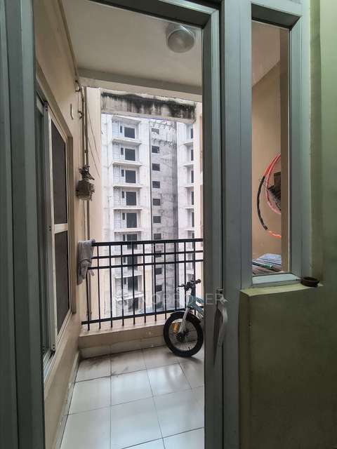 2 BHK Flat In Ajnara Le Garden For Sale  In Ithaira