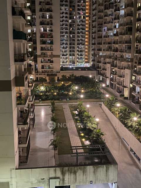 2 BHK Flat In Ajnara Le Garden For Sale  In Sector 16