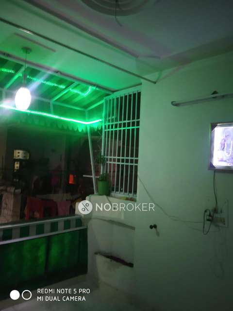 2 BHK Flat In Krishna Park For Sale  In Tilak Nagar