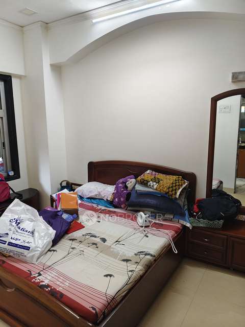 1 BHK Flat In Navyug Mansion For Sale  In Grant Road West