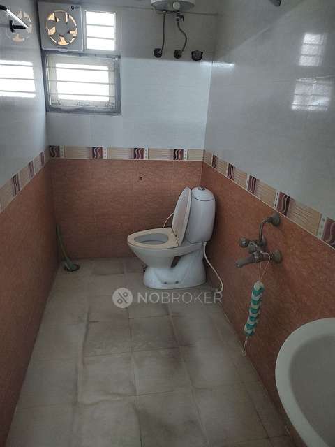 2 BHK Flat In The Nest Apartments, Medavakkam For Sale  In Medavakkam