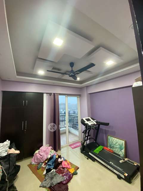 3 BHK Flat In Nirala Estate For Sale  In Techzone 4