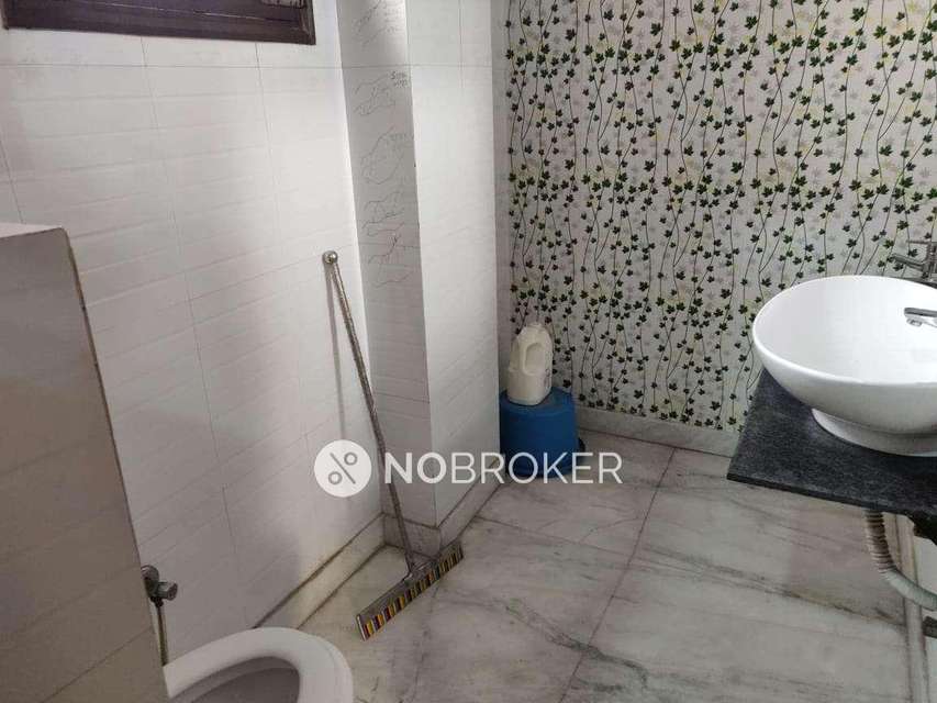 4 BHK Flat For Sale  In Multan Nagar