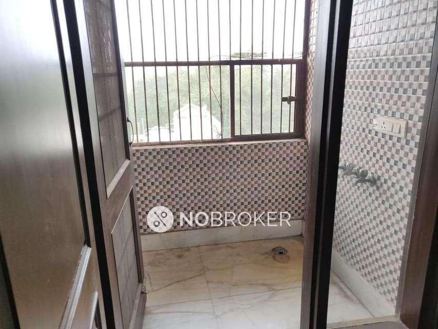 4 BHK Flat For Sale  In Multan Nagar