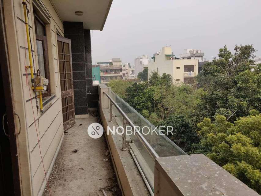 4 BHK Flat For Sale  In Multan Nagar