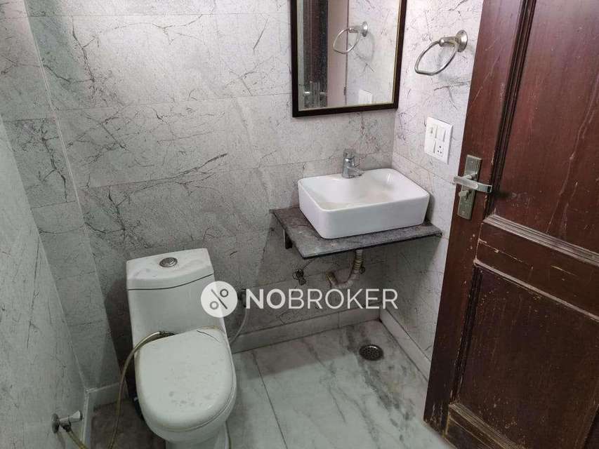 4 BHK Flat For Sale  In Multan Nagar