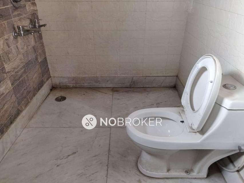 4 BHK Flat For Sale  In Multan Nagar