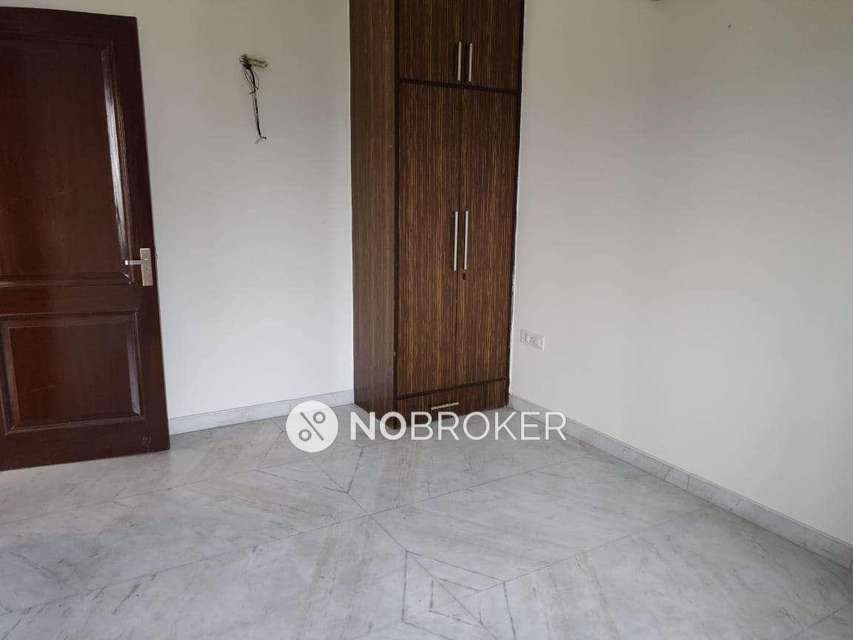 4 BHK Flat For Sale  In Multan Nagar
