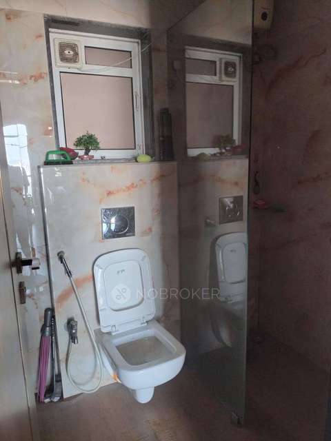 2 BHK Flat In Highland Park, Kapurbawadi For Sale  In , Thane West