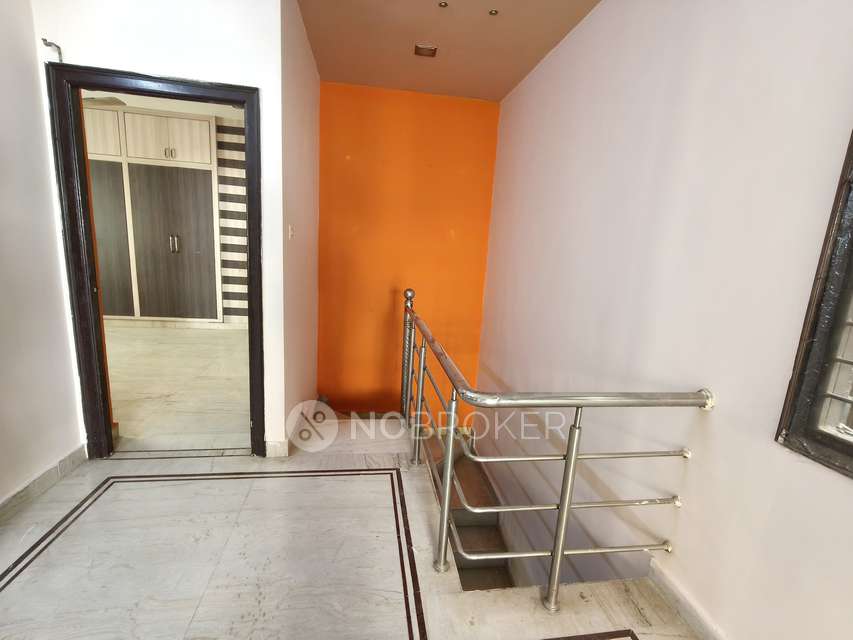 4+ BHK Flat In Standalone Building  For Sale  In Manikonda Jagir, 