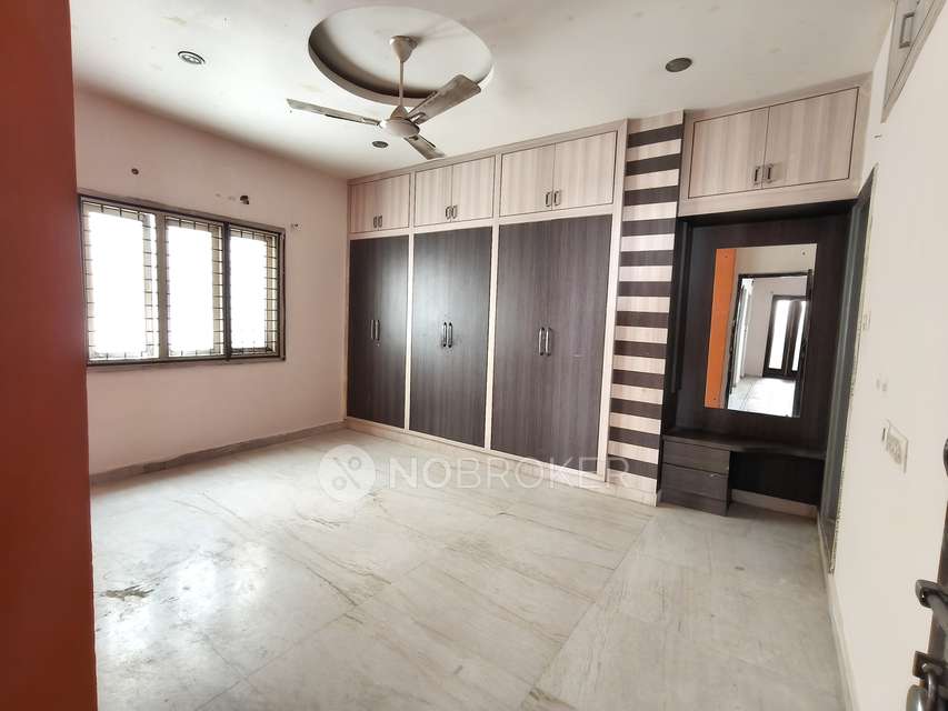 4+ BHK Flat In Standalone Building  For Sale  In Manikonda Jagir, 