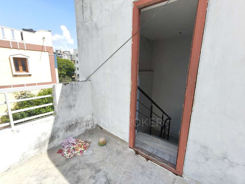 4+ BHK Flat In Standalone Building  For Sale  In Manikonda Jagir, 