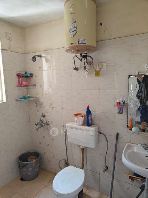 2 BHK Flat In Shree Vardhman Mantra, Sector 67 For Sale  In Sector 67