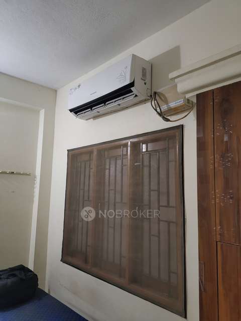 PG for Boys in Navalur Fish Market