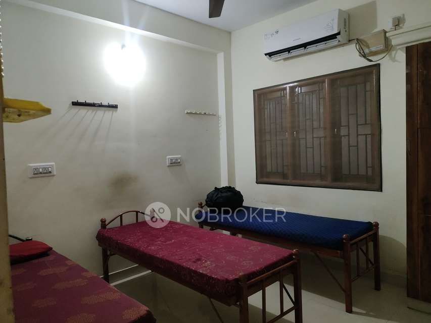 PG for Boys in Navalur Fish Market