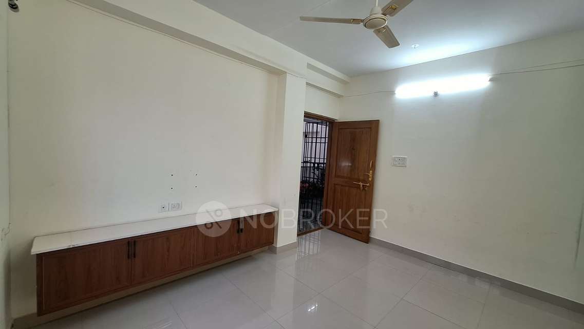 2 BHK Flat In Tnhb 1500 Flats, Shollinganallur for Rent  In Sholinganallur