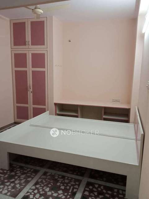 2 BHK Flat for Rent  In Adugodi