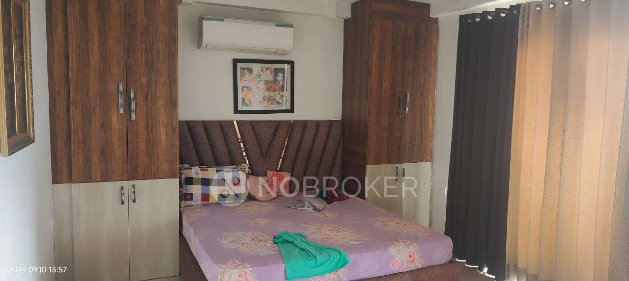 4 BHK Flat In Standalone Building  For Sale  In Sector 82