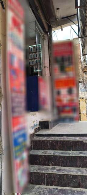 Commercial Property in Nai Basti Dundahera, Ghaziabad for Rent 