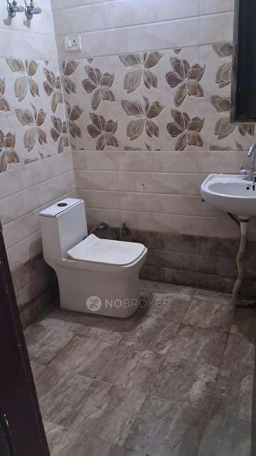 2 BHK Flat In Ashirwad Apartment For Sale  In Model Town