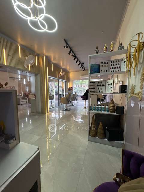 Shop in Acharya Niketan, Mayur Vihar, Delhi for sale
