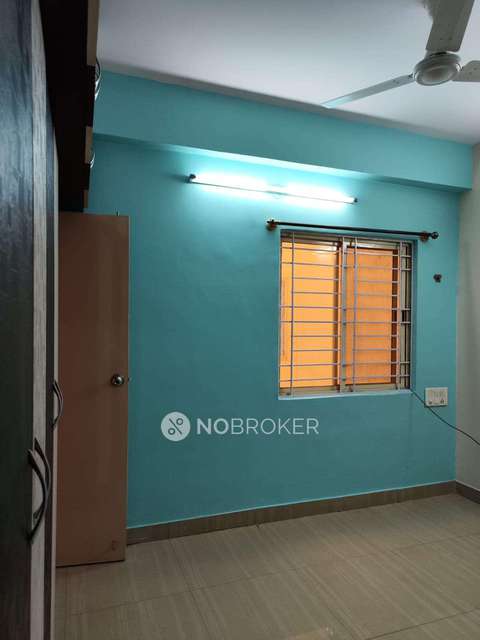 2 BHK Flat In S R Manor,munnekollala For Sale  In Sr Manor Apartment