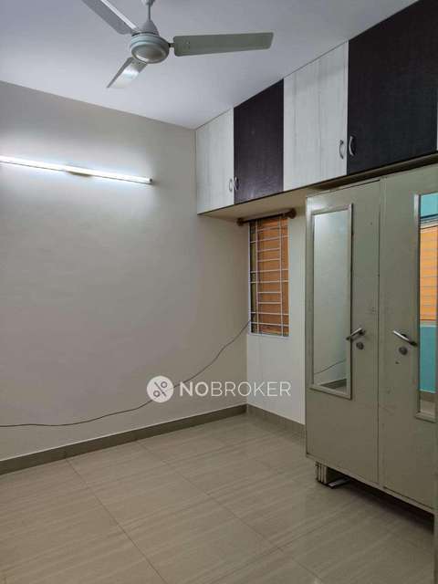 2 BHK Flat In S R Manor,munnekollala For Sale  In Sr Manor Apartment