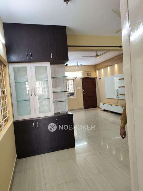 2 BHK Flat In S R Manor,munnekollala For Sale  In Sr Manor Apartment