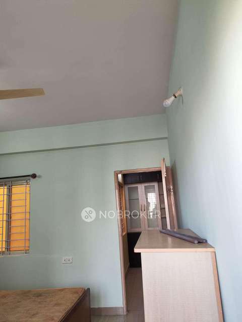 2 BHK Flat In S R Manor,munnekollala For Sale  In Sr Manor Apartment