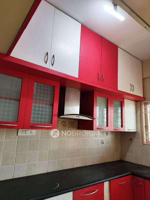 2 BHK Flat In S R Manor,munnekollala For Sale  In Sr Manor Apartment