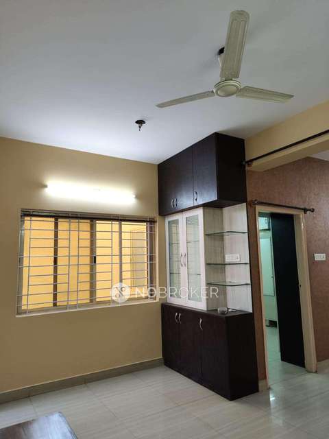 2 BHK Flat In S R Manor,munnekollala For Sale  In Sr Manor Apartment
