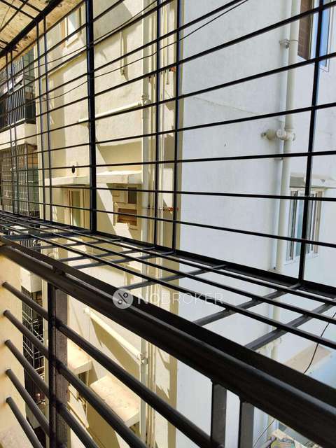 2 BHK Flat In S R Manor,munnekollala For Sale  In Sr Manor Apartment