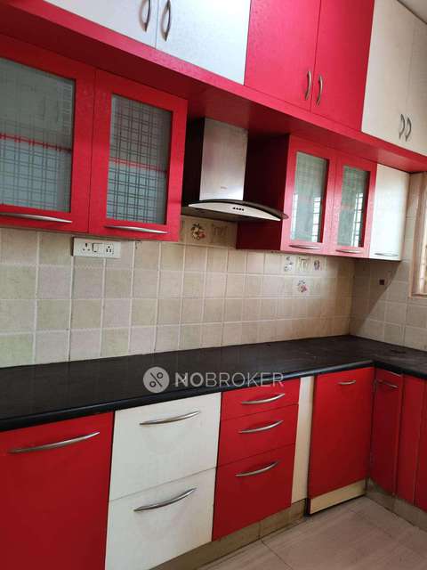 2 BHK Flat In S R Manor,munnekollala For Sale  In Sr Manor Apartment