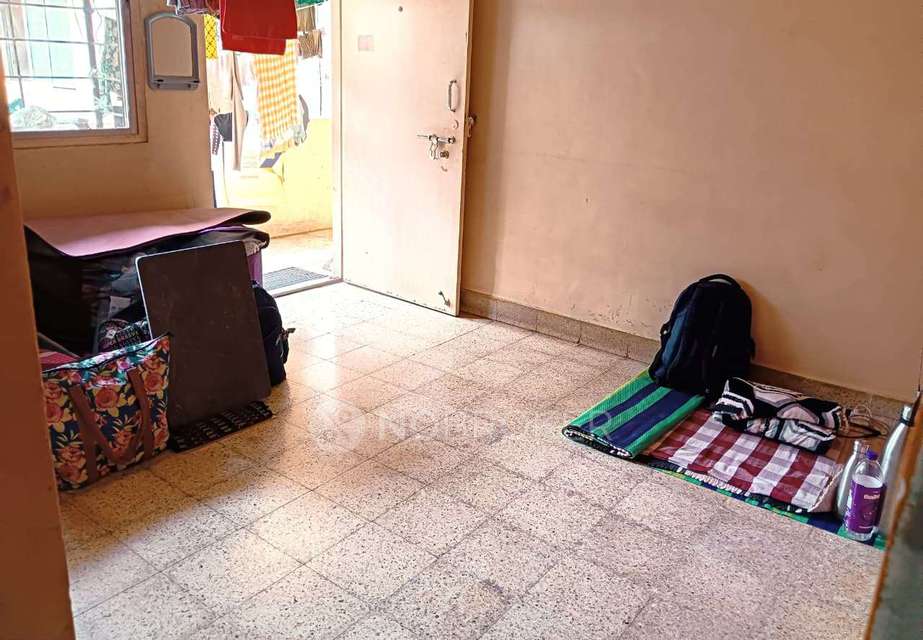 Single Room for Female In 1 BHK  In Chintamani Court In Shaniwar Peth