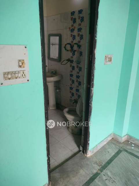 2 BHK Flat In B Block For Sale  In Block B