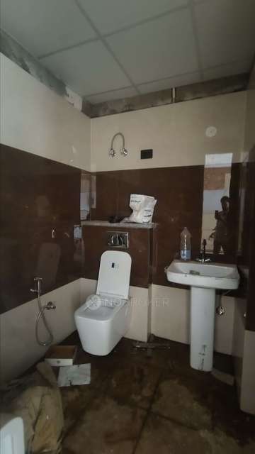 Office Space in Indirapuram, Ghaziabad for Rent 