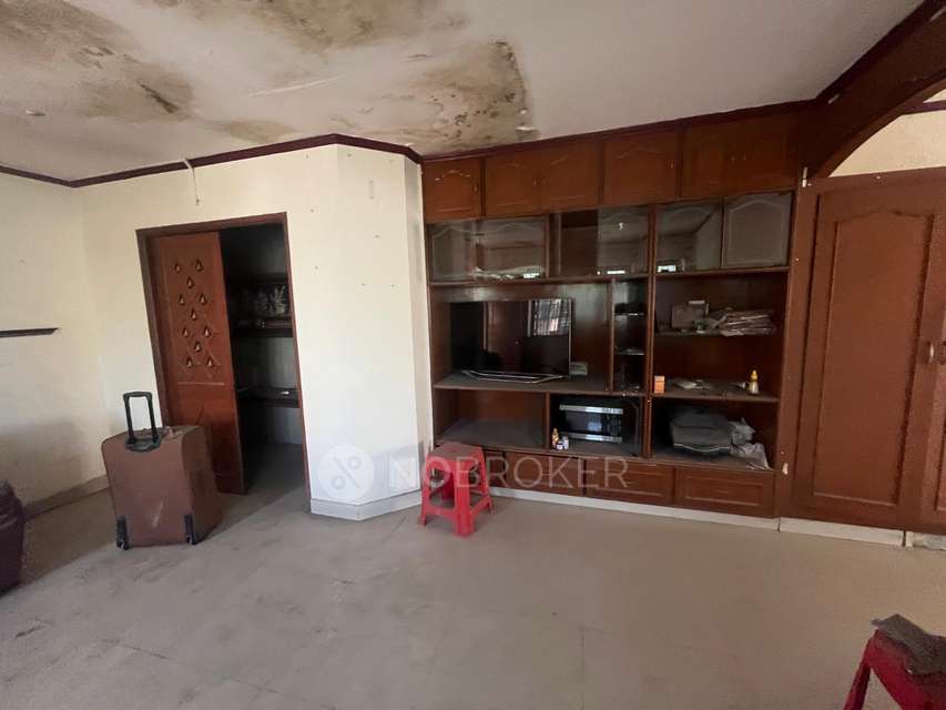 Showroom in Valasaravakkam, Chennai for Rent 