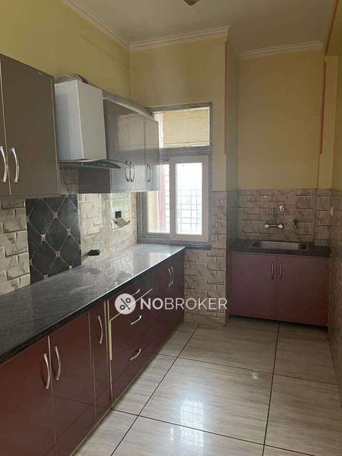 1 RK Flat In Standalone Building  for Rent  In Sector 12 A