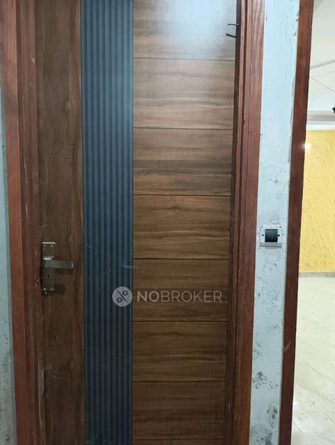 2 BHK Flat In Sb For Sale  In Kalkaji